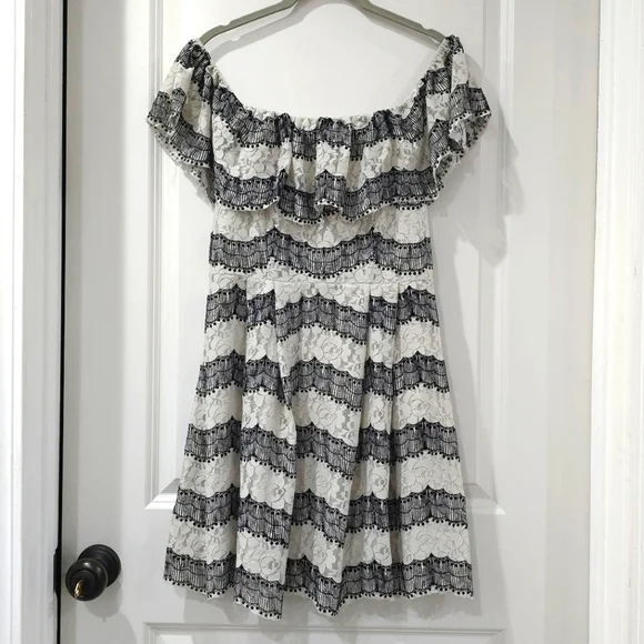 J.O.A. Revolve Tiered Off The Shoulder Lace Mini Dress in Nude Black, Size M - Picture 4 of 16